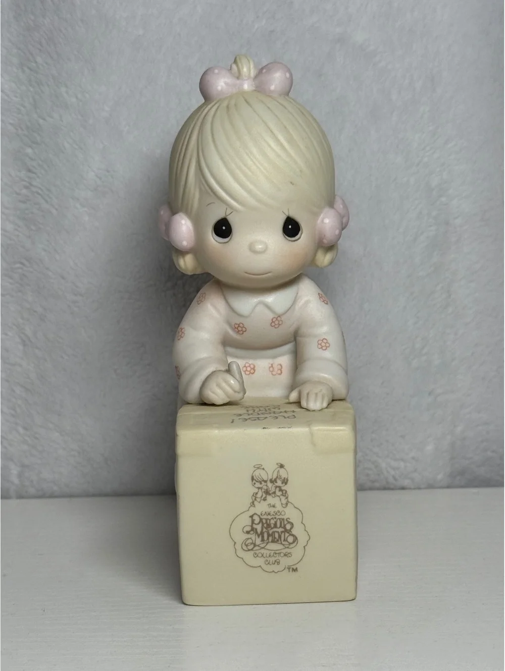 Vintage Precious Moments 1987 “Sharing is Universal” Figurine Friendship